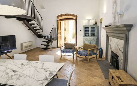 Rocca Loft: Building, Wall, Window, Residential Area, Neighbourhood, Facade, House, Town, Home, Balcony