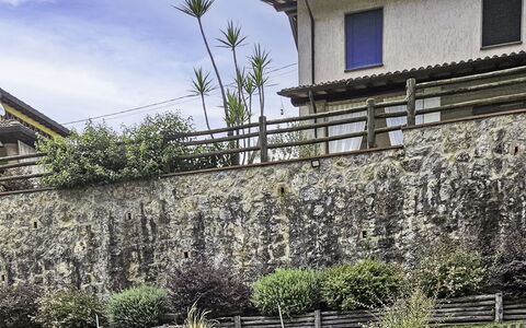 Casa Lulù: Wall, Stone Wall, Garden, Landscaping, Fence, Flagstone, Walkway, Home Fencing, Cobblestone