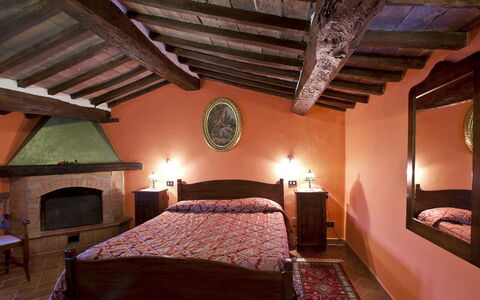 Frantusa 6+2: Wall, Furniture, Wood, Interior Design, Ceiling, Bed, Bedroom, Home, Floor, House