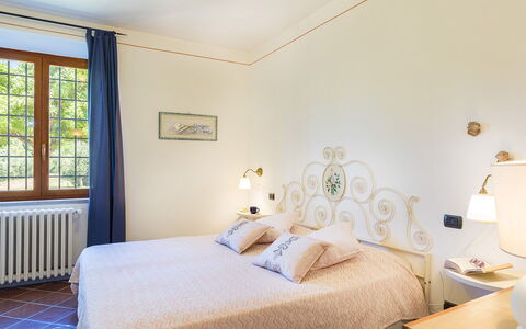 Poggio Medei 10: Furniture, Interior Design, Flooring, Floor, Room, Bedroom, Table, Home, Bed, Ceiling