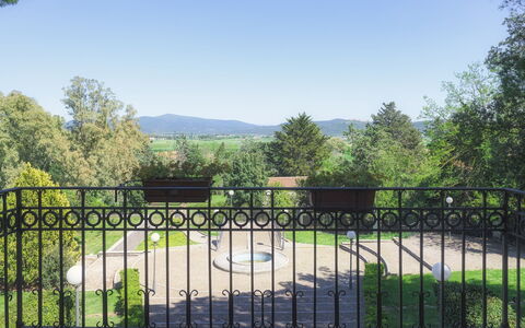 Villa Croci 12: Fence, Handrail, Baluster, Iron, Balcony, Shade, Lawn, Park, Home Fencing