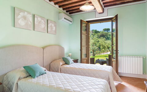 Il Casale di Manuele 12: Furniture, Bedroom, Bed, Interior Design, Home, Bedding, Bed Frame, Bed Sheet, Linens, Room