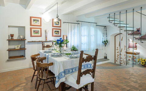 Casa Ciculino 8: Furniture, Interior Design, Wall, Flooring, Table, Dining Room, Floor, Ceiling, Chair, Lighting