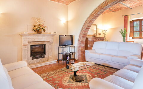 Il Fitto 10: Furniture, Interior Design, Wall, Flooring, Couch, Wood, Ceiling, Floor, Room, Living Room