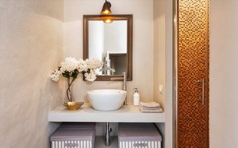 Cinque Cipressi 8: Interior Design, Wall, Bathroom Sink, Plumbing Fixture, Sink, Mirror, Bathroom, Bathroom Cabinet, Tap, Flooring