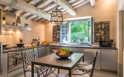 Muffato 6: Furniture, Interior Design, Kitchen, Flooring, Wood, Ceiling, Home, Countertop, Light Fixture, Room