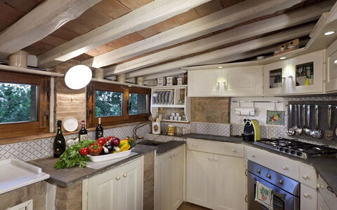Borgo Paradiso 4+2: Kitchen, Wood, Interior Design, Countertop, Major Appliance, Furniture, Flooring, Ceiling, Home, Kitchen Appliance