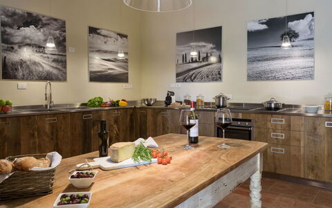 Ca Maggiore 10+2: Furniture, Interior Design, Flooring, Wood, Countertop, Floor, Cabinetry, Lighting, Wood Flooring, Kitchen