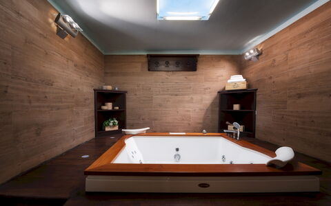 Casale dei Girasoli 14: Bathtub, Flooring, Plumbing Fixture, Interior Design, Floor, Wood, Furniture, Lighting, Bathroom