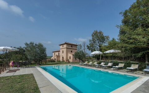 Casale Cinque Valli 8: Estate, Hacienda, Swimming Pool, Villa, Mansion, Hotel