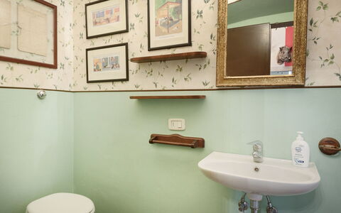 Poggerello 10: Wall, Interior Design, Bathroom Sink, Plumbing Fixture, Plumbing, Bathroom, Tap, Room, Sink, Picture Frame