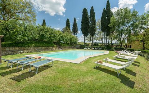 Poggerello 10: Estate, Garden, Hacienda, Lawn, Villa, Yard, Hedge, Courtyard, Hotel, Backyard