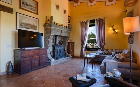 Le Macine 6: Furniture, Lighting, Interior Design, Flooring, Chair, Living Room, Lamp, Houseplant, Coffee Table