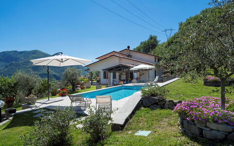 Villa Costanza 6: Swimming Pool, Hill, Mountain Range, Hill Station, Resort, Eco Hotel, Leisure, Valley, Villa, Hacienda