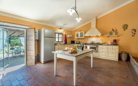 Nonno Fernando 14: Interior Design, Furniture, Flooring, Kitchen, Ceiling, Countertop, Floor, Cabinetry, Room, Lighting
