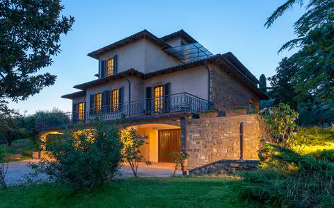 Villa Fiorentini 10: Building, House, Home, Residential Area, Architecture, Facade, Roof, Estate, Cottage, Farmhouse