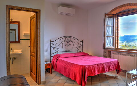 La Casa di Elsa 6: Wall, Home, Furniture, Floor, Bedroom, Ceiling, Bed, Bed Frame, Bed Sheet, Apartment