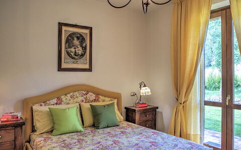Villa Bella 8: Furniture, Interior Design, Bed, Bedroom, Wood, Bed Sheet, Bedding, Room, Floor, Linens