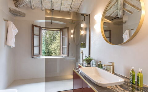 Tenuta Sagherina 8: Wall, Interior Design, Flooring, Plumbing Fixture, Lighting, Bathroom, Ceiling, Floor, Light Fixture, Plumbing