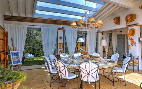 Villa le Cave 12: Furniture, Chair, Table, Interior Design, Kitchen & Dining Room Table, Lighting, Dining Room, Ceiling, Home, Resort