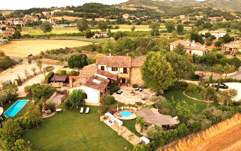 Casale Bella Vita 8+4: Resort, Estate, Village, Hacienda, Eco Hotel, Farmhouse, Villa, Food, Backyard