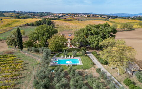 Casale le Tre Querce 8+1: Residential Area, House, Estate, Home, Land Lot, Swimming Pool, Garden, Plantation, Lawn, Hacienda