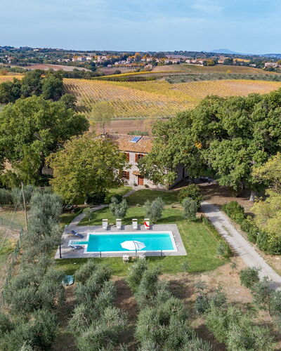 Casale le Tre Querce 8+1: Residential Area, House, Estate, Home, Land Lot, Swimming Pool, Garden, Plantation, Lawn, Hacienda