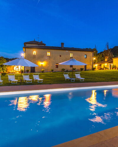 Podere Pratovecchio 14+2: Swimming Pool, Estate, Farmhouse, Villa, Hacienda, Resort, Eco Hotel