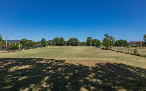 Villa Mimmina 8: Blue, Sky, Daytime, Natural Environment, Grass, Plain, Grassland, Horizon, Land Lot, Field
