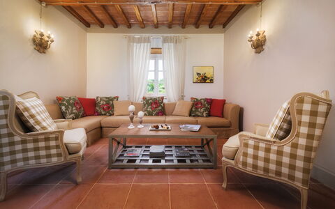 Villa Il Magnifico 10: Furniture, Interior Design, Flooring, Couch, Floor, Wood, Table, Living Room, Room, Chair