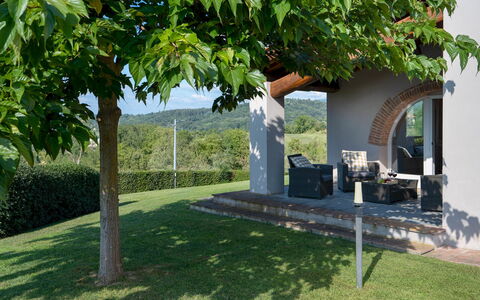Villa Il Magnifico 10: Land Lot, Garden, Shade, Lawn, Landscaping, Yard, Backyard, Park, Outdoor Structure, Farmhouse