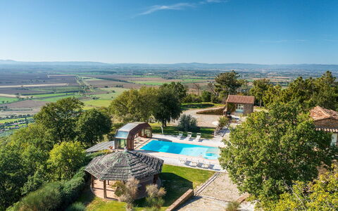 Il Romitoio 12: Cottage, Estate, Leisure, Farmhouse, Garden, Villa, Lawn, Eco Hotel, Landscaping, Hacienda