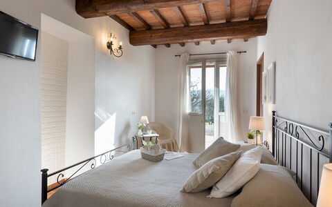 Casa la Fenice 8+2: Furniture, Bed, Wall, Bedroom, Interior Design, Flooring, Floor, Ceiling, Home, Bedding