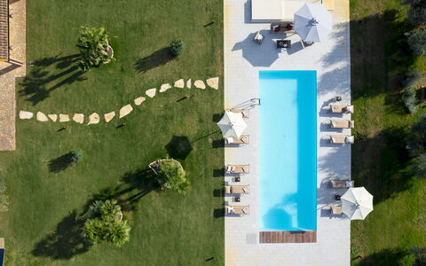 La Buganvilla 14: Swimming Pool, Outdoor Furniture, Leisure, Resort, Sunlounger, Eco Hotel, Landscaping, Lawn, Hotel, Villa