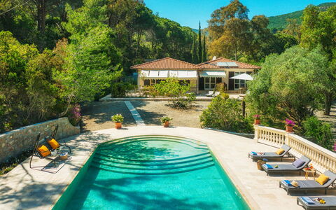 Villa Laconella 8+4: Water, Swimming Pool, Resort, Estate, Eco Hotel, Thermae, Leisure, Hacienda, Resort Town, Shade