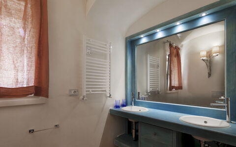 Villa Padulella 8+2: Wall, Plumbing Fixture, Interior Design, Bathroom Sink, Flooring, Sink, Floor, Bathroom, Ceiling, Tap