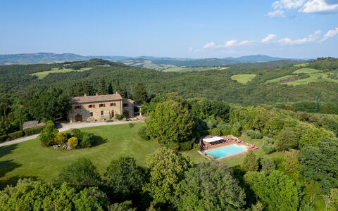 Cosciano 12: Estate, Mansion, Villa, Hacienda, Farmhouse, Swimming Pool, Garden, Lawn, Landscaping, Stately Home