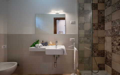 Le Colombelline 12: Flooring, Interior Design, Bathroom, Floor, Wall, Plumbing Fixture, Bathroom Sink, Sink, Ceiling, Tap