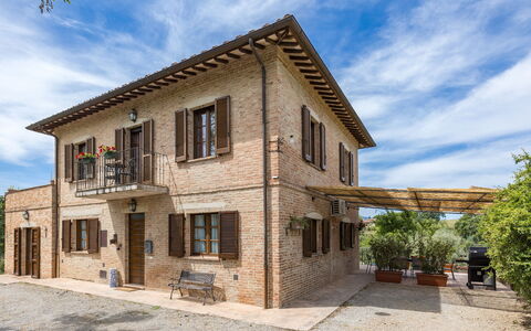 Casa Eusebia 8+2: Window, Building, House, Residential Area, Door, Home, Facade, Architecture, Roof, Cottage