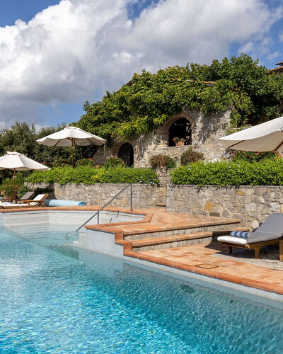 Scandelaia 12: Resort, Swimming Pool, Estate, Eco Hotel, Villa, Sunlounger, Resort Town, Hacienda, Farmhouse, Mansion