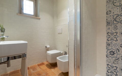 Casale Grottini 8: Flooring, Bathroom, Floor, Plumbing Fixture, Toilet Seat, Toilet, Interior Design, Tile, Sink, Plumbing