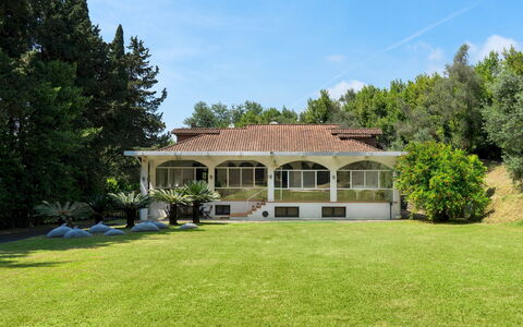Villa Manganelli 12: Roof, House, Home, Residential Area, Estate, Farmhouse, Cottage, Garden, Lawn