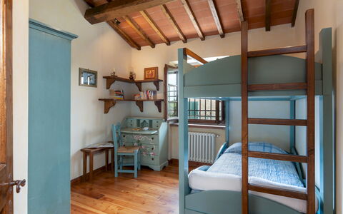Casa Paggetti 8: Furniture, Interior Design, Bed, Wall, Bedroom, Flooring, Wood, Ceiling, Floor, Bedding
