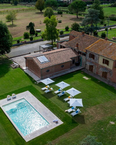 Tenuta Francigena 8: Estate, Lawn, Hacienda, Yard, Villa, Mansion, Farmhouse, Swimming Pool, Backyard, Park