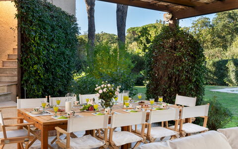 Villa Puntala 10: Furniture, Table, Chair, Outdoor Furniture, Kitchen & Dining Room Table, Outdoor Table, Garden, Restaurant, Shade, Patio