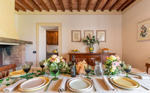 Casale Fienile 8: Furniture, Table, Interior Design, Tableware, Tablecloth, Kitchen & Dining Room Table, Dining Room, Chair, Room, Dishware