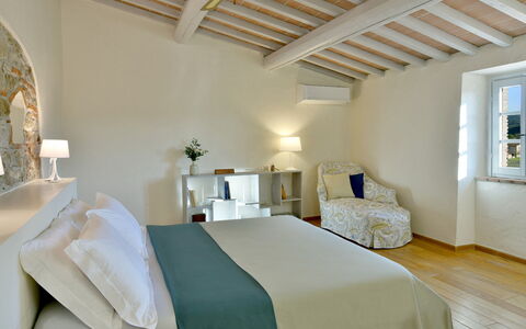 Casa la Pratellaccia 6+2: Wall, Furniture, Interior Design, Flooring, Floor, Room, Ceiling, Home, Bedroom, Bed