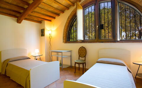 La Magia 8+2: Interior Design, Furniture, Bed, Bedroom, Ceiling, Bed Sheet, Room, Floor, Flooring, Bedding
