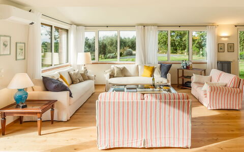 Casale Ombrone 11: Furniture, Interior Design, Flooring, Couch, Floor, Wood, Ceiling, Room, Living Room, Table