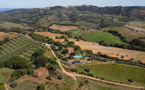 Casale Ombrone 11: Rural Area, Landscape, Plain, Highland, Land Lot, Bird'S-Eye View, Field, Aerial Photography, Hill Station, Plantation